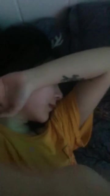 艺校的班花被追到手，很软很白很甜，约到出租房做爱，'呜呜呜，不能拍脸‘,床嘎吱嘎吱响，'55 不要拍脸’，渣男！