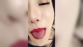 骚妇的自慰 ，好几天没有看到你了 宝宝 想我吗，啊啊啊爽死啦，插我的肥逼啊啊啊射给我，淫语叫声叫得真尼玛骚！