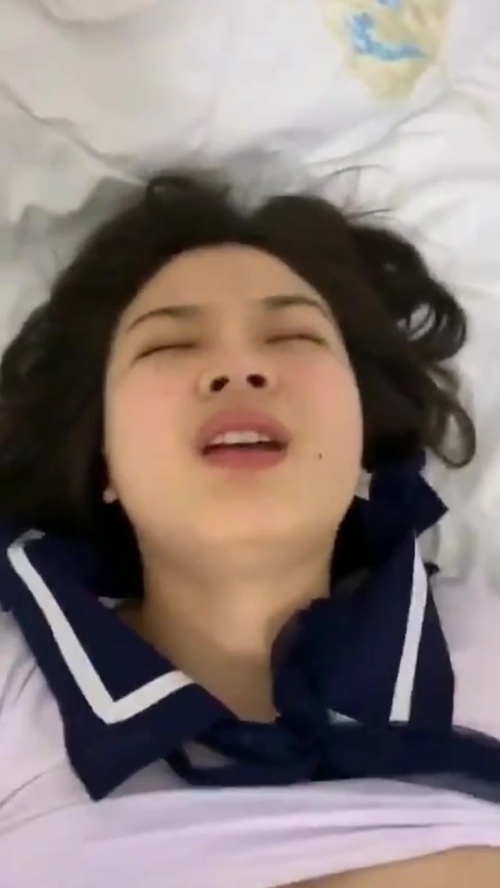 装清纯还不好意思的大奶美眉