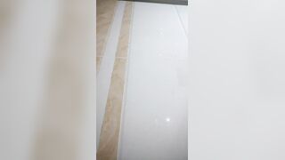 《小黑探花》骑着心爱的小摩托，红灯区坐着一排小姐姐，挑了一个小房间操，正入揉着奶子猛插