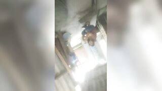 《农民工探花》6月6日路边店连续搞了4炮战斗力爆表其中一只鸡被无套搞出大量白带豆浆机一样太骚了