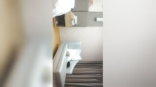 《用利抽插》高品质探花，甜美活力小妹妹，苗条身材吸吮舔屌，骑乘爆插大屁股，搞得妹子不行了