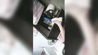 《专攻足疗按摩店》胖哥搞了两个不错的小姐疯狂吸舔毒逼第二个挺满意连续肏两次