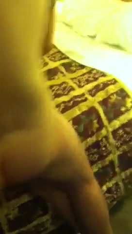 实在是太饥渴了直接后插衣服都是一边操一边脱