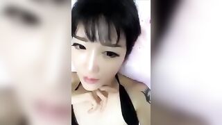 阴毛长得很特别的骚主播直播抠穴