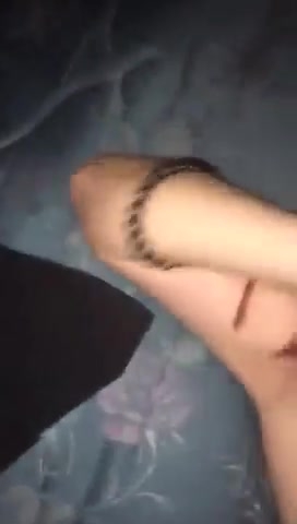 无套暴力干这个大奶子少妇骚货还不敢看镜头