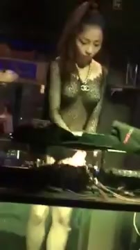 我喜欢的不是这个女dj我是喜欢这个酒吧