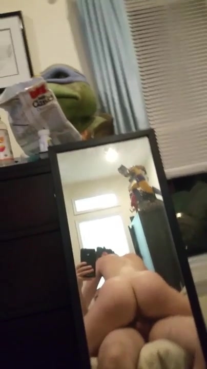 情侣打炮男的偷偷用镜子记录下来