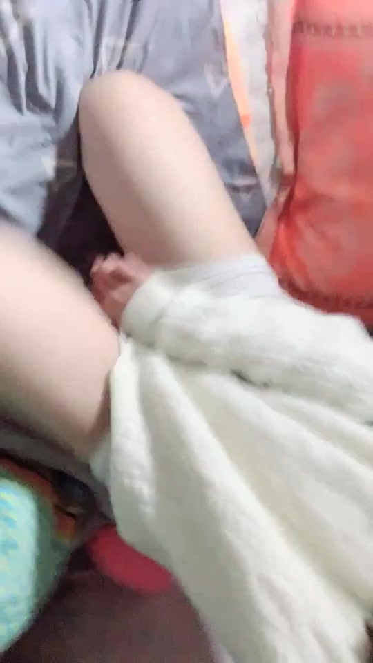 【19岁女孩】最后一天直播大学生，菊花有被开发的潜力，极品美鲍鱼，里面白浆淫液超多