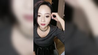 浓妆妖艳美御姐！一段时间没播回归！情趣装拨开内裤无毛嫩穴，骑乘位操菊花，极度淫骚超诱惑