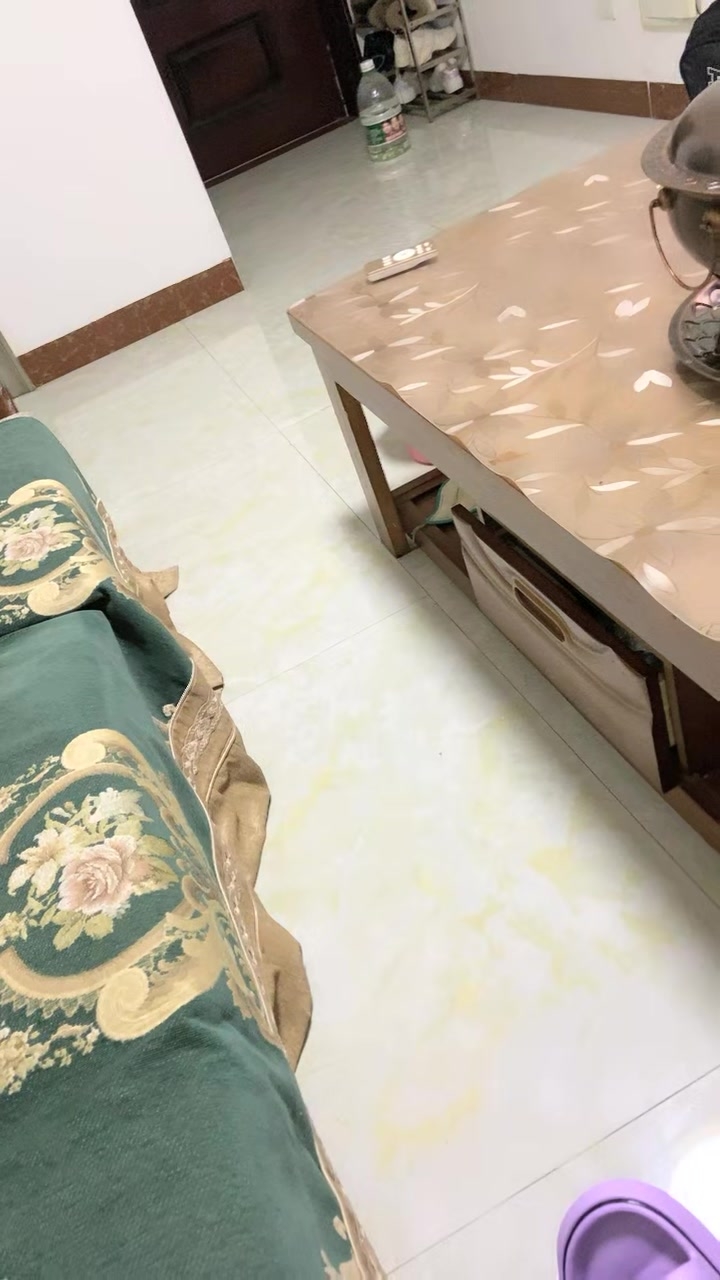【佳人有约】泡良，新人有几分姿色，吃完火锅洗澡，贴心吹头发，拽开内裤插入 (3)