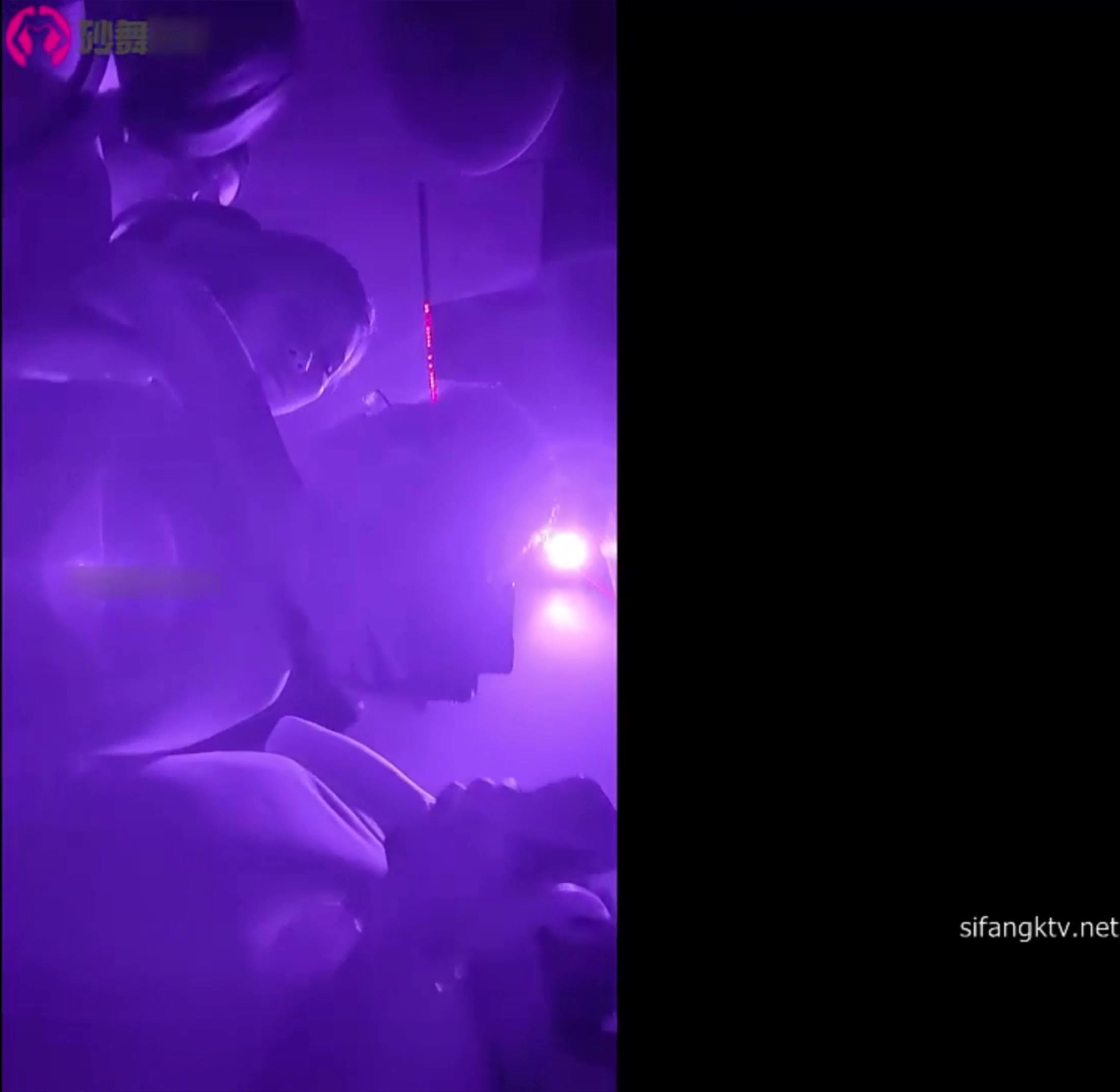 【猎奇资源疯狂砂舞】淫乱舞厅2023八月最新重庆舞厅内的淫乱抓奶+抠逼+吃鸡+偷操+站炮 (2)