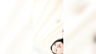 长腿长发美少妇专业设备直播，巨乳大奶，特写跳蛋自慰掰穴粉红蝴蝶