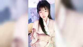 呦呵这妹妹好甜美，刚刚下海不久全程露脸大秀直播诱惑狼友，清纯颜值粉嫩逼逼掰开骚穴给狼友看嫩逼好刺激啊