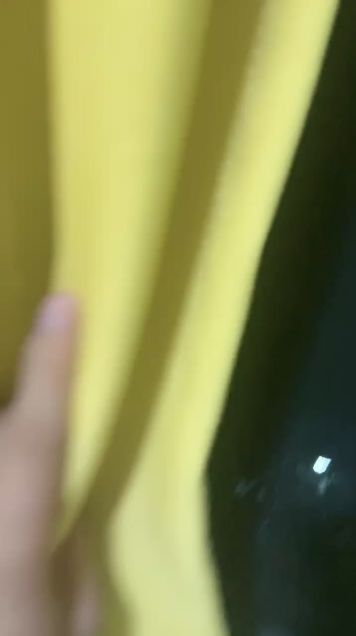 风骚的女友露脸洗干净了让小哥调教，全程露脸揉奶玩逼自己抠的满手淫水，69口交大鸡巴，激情上位无套抽插