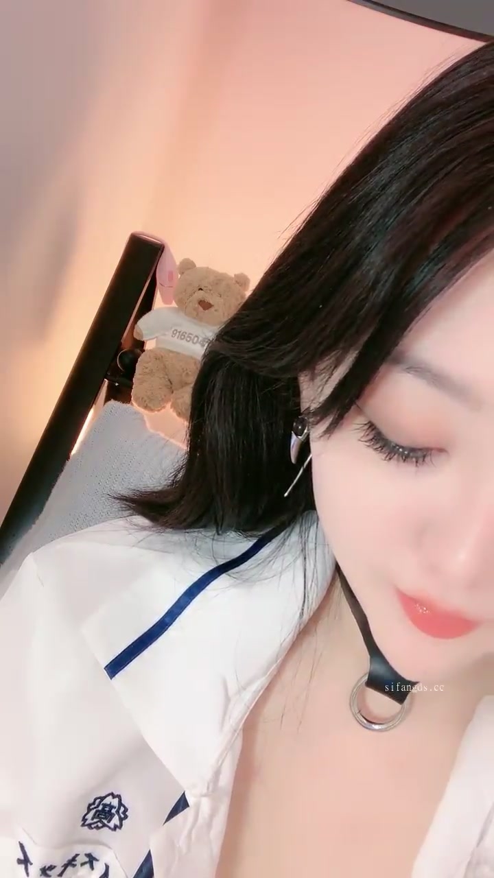 人气G乳女神尤物，逆天颜值纯天然美臀美鲍，零距离扣穴，可舔屏 (3)