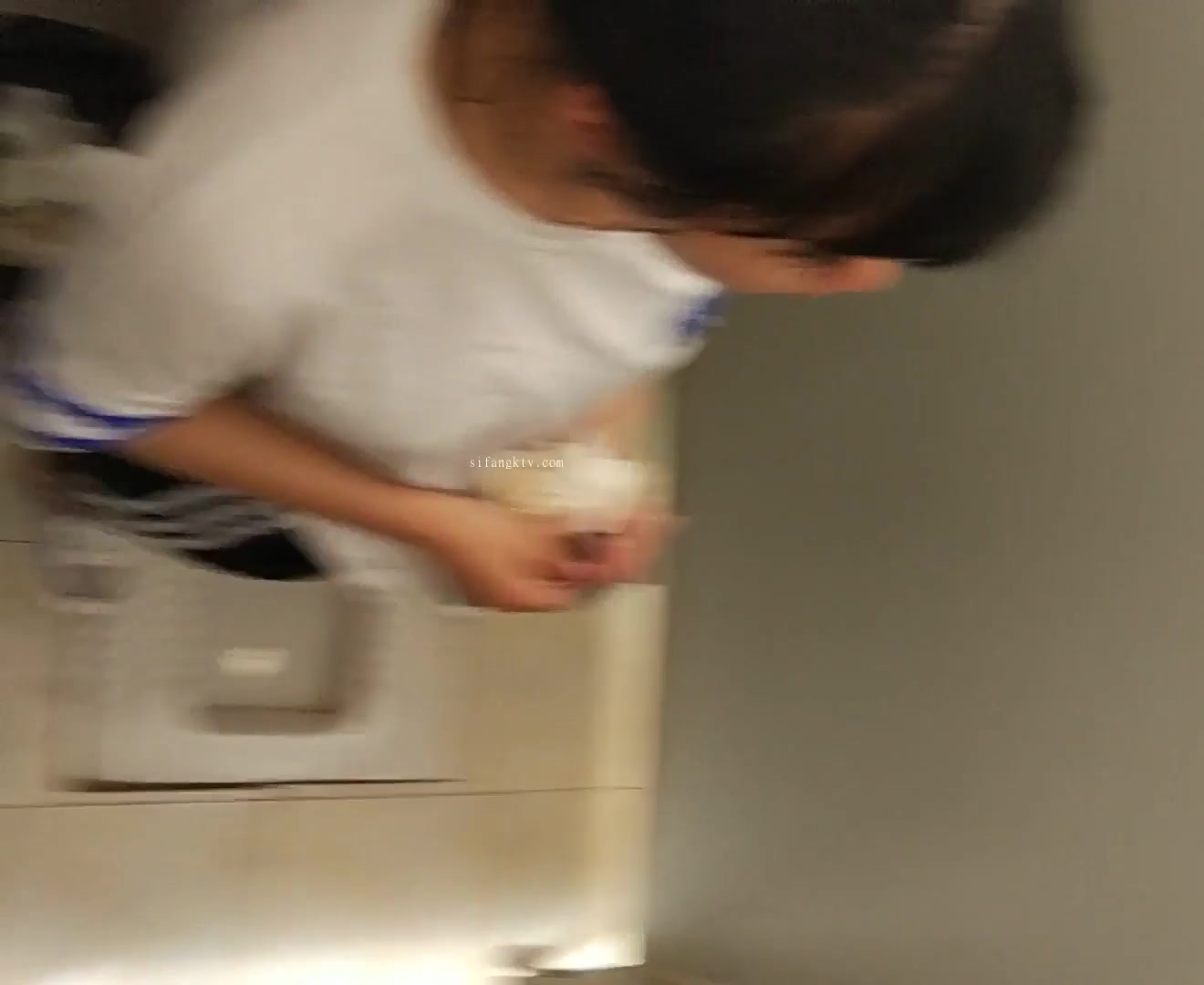 办公楼女厕全景偷拍多位美女职员嘘嘘各种美鲍鱼完美呈现