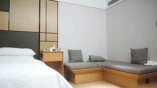 漂亮御姐身材高挑被大鸡吧操的受不了