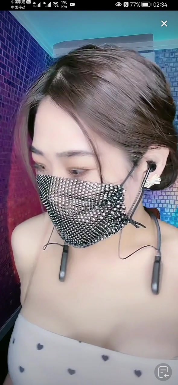 【极品稀缺魔手外购】最新《疯狂抖音》新篇之《笑喷了》美女出场健身打拳 打着打着地上就湿了 内裤都不穿 (12)