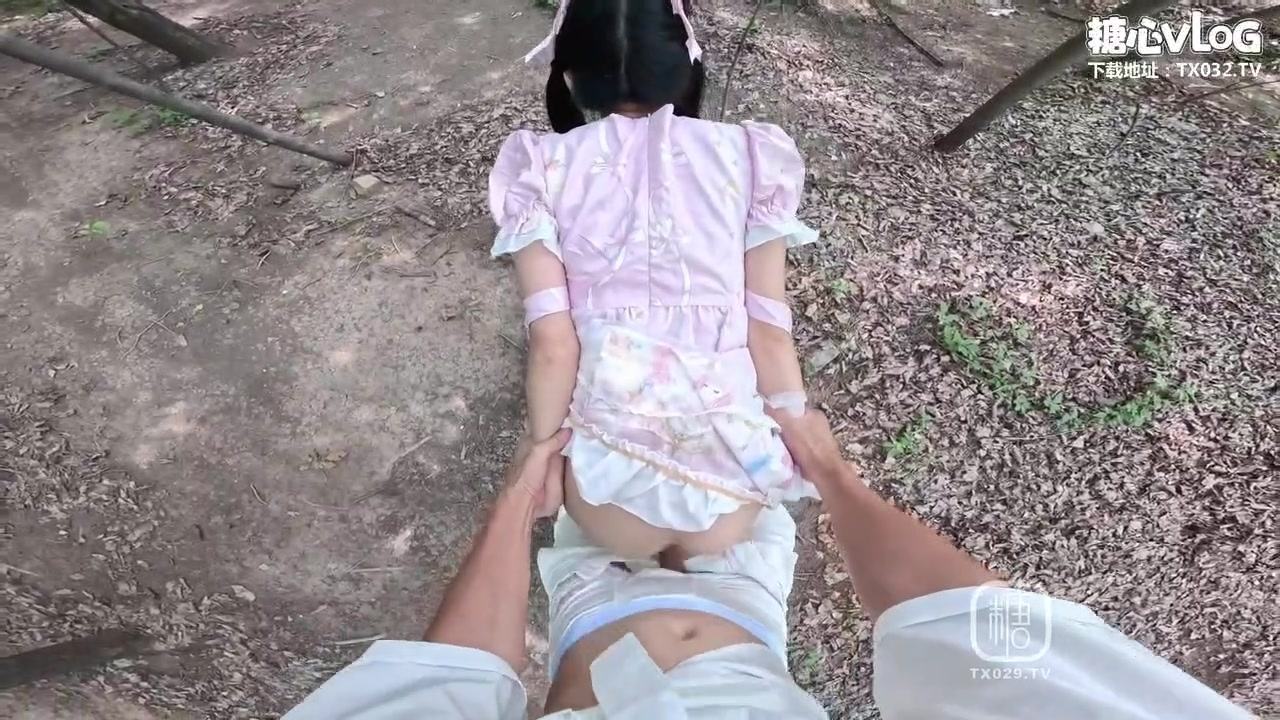 【极品萝莉少女】软软兔 猥琐大叔野外套路饮尿04年嫩妹 爆艹后入洛丽塔 激荡呻吟 二连发中出内射爽翻