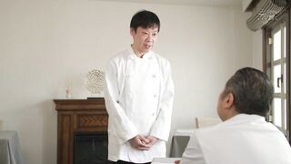 在一次分娩保健服务中偶然遇到了一位曾经对他进行性骚扰的学生时代的老师。 从那天起，我就成为了他顺从的性宠物……