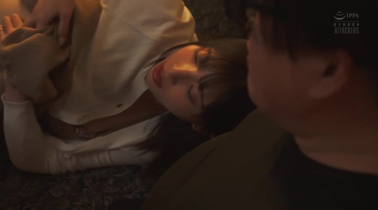 性欲が强过ぎる妻を絶伦だった仆の友人に会わせたら…