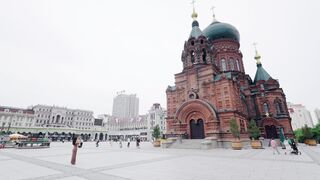 《最新流出国模私拍》2022年老牌唯美女体艺术摄影相约中国【极品身材模特-莎丝-洞窟中的女人裸身与着衣的反差对比】