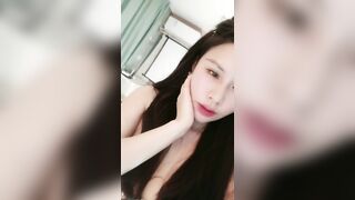 【小丸子】骚魔女~身材正点!奶子全露!超粉奶头子