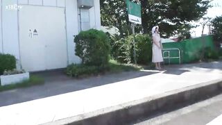 【中文字幕】いいなり露出调教デート ド淫乱M奴●に目覚める 柊木里音