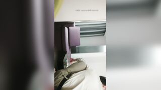 【91沈先生】几万现金桌上摆，老金口才了得忽悠妹子开心，屌太大插得妹子捂肚子求饶