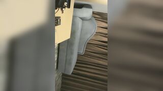 【91王哥】91家族再推新人，专攻00后小萝莉，娇小玲珑，乖巧听话，沙发抠穴丝袜啪啪后入