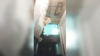 【三哥少妇猎手】新人劲爆首场，风情万种小少妇，白嫩大胸翘臀女人味十足，诱人呻吟让人把持不住