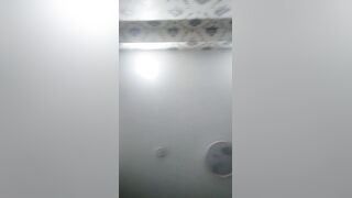 【凡哥足疗探花】巧舌如簧忽悠漂亮少妇来一发，鲍鱼爱好者，又抠又舔仔细观摩，美乳大长腿，激情劲爆