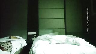 【大尉探花】至今未流出的良家”关灯妹”，KTV喝到微醺开房，女的非常害羞，死活不肯就范，男的一直甜言蜜语对天发誓