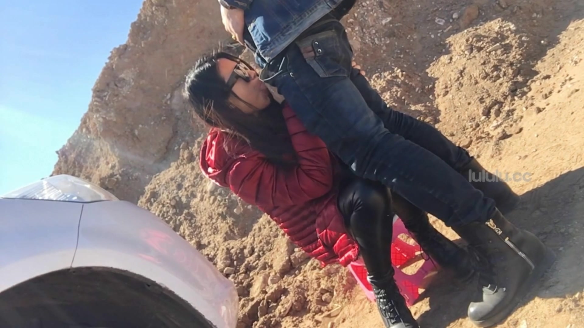 “好爽好舒服操死我”逗逼剧情紧身皮裤辣妹户外独坐被色狼搭讪强行啪啪月经还没走干净呢叫声销魂对白粗口淫荡1080P原版