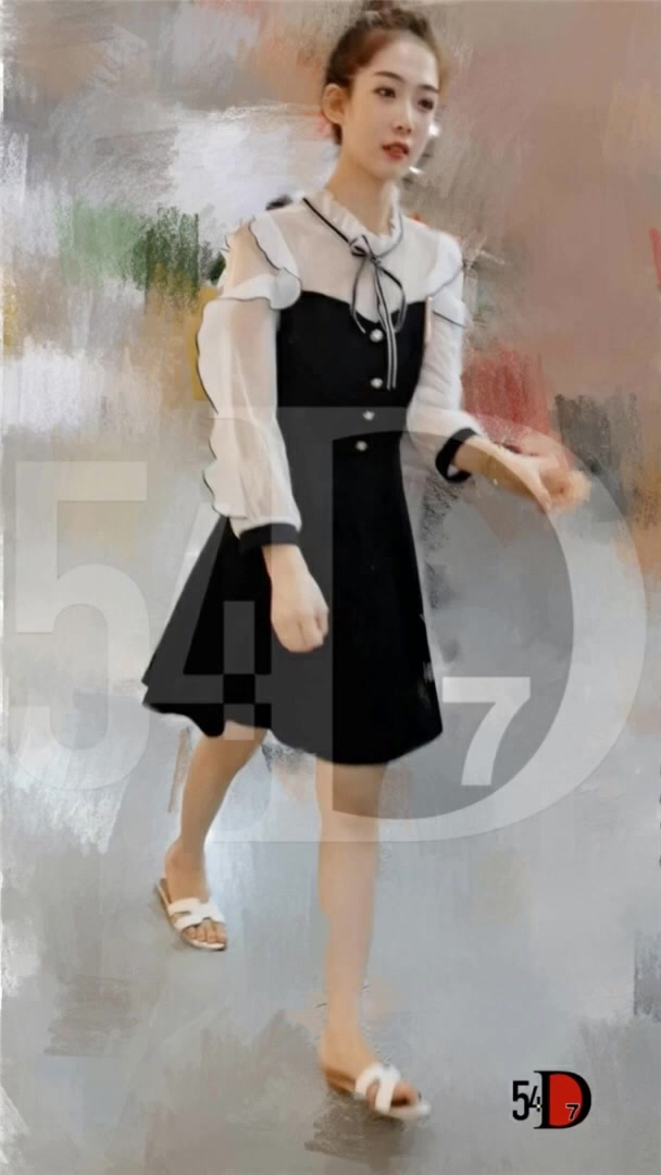 2021九月最新流出54D7精品厕拍《顶级女神,高端白领,白富美重磅来袭》--女仆店极品服务员,白里透红与众不同