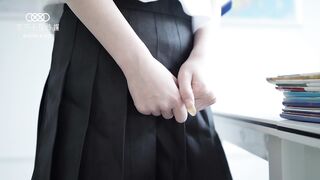 星空传媒 XK8117 强上妹妹 直掏黄龙勇拿一血 极嫩妹妹强忍疼痛 美妙快感在身体流淌 爆射阴门精液溢流