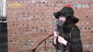 污！赵四刘小光被曝出轨女大学生，玩luo聊搞群P！