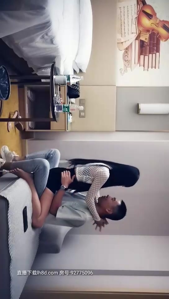 9总全国探花短裤长腿妹子，脱光光调情一番穿上黑丝乳推舔菊，大力猛操呻吟娇喘诱人