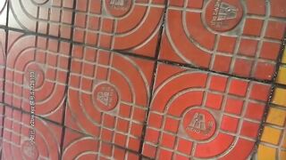 《足疗店小粉灯》不少粉丝刷礼物让村长去干按摩店里极品美少妇花了400多块钱拿下逼被舔到说不要的