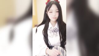 【小羊羊】超萌爆乳美女，大马尾网袜全裸自慰，反差震撼，艹逼咩咩叫春，小小的逼口被狠艹！(1)