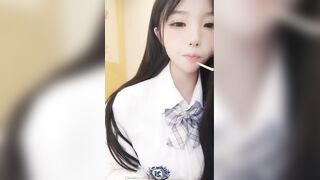 【小羊羊】超萌爆乳美女，大马尾网袜全裸自慰，反差震撼，艹逼咩咩叫春，小小的逼口被狠艹！(1)