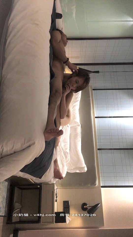 【战狼行动】（第二场）超清4K镜头，气质短发女神，白嫩苗条蜂腰翘臀，撅起诱惑无限，潜力大佬值得关注