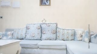 小陈头星选极品高颜值长相甜美妹子，直接口交倒立69掰穴骑乘后入猛操