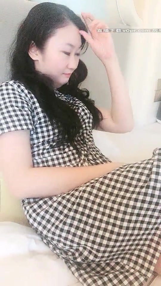 【太子探花】新晋能说会道的探花约炮达人 首操拉个良家少妇下海先干一炮 69互舔 饥渴少妇性瘾强 (1)