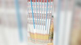 【私立学校的女教师】真实老师学校图书馆露出，书架旁揉奶甚至伸手进逼里自慰，还和同事聊天，骚死啦！ (2)