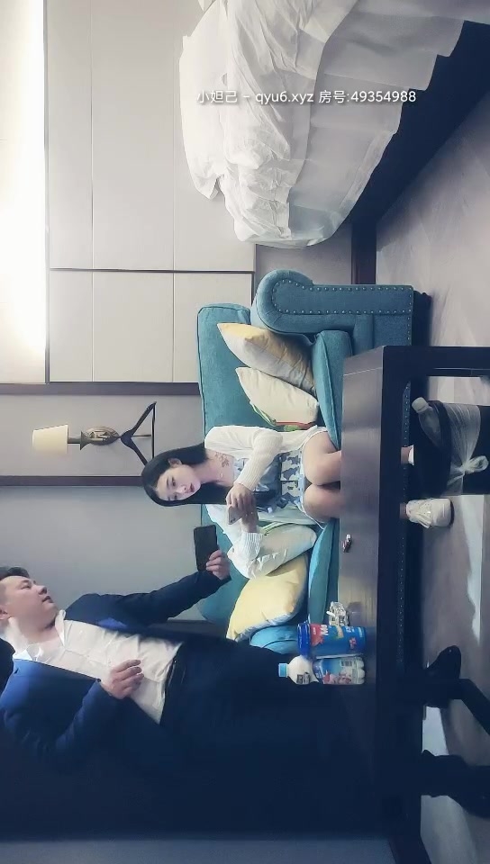 【赵总寻花】甜美高颜值外围女神，看着清纯小仙女，床上淫荡被干娇喘声声