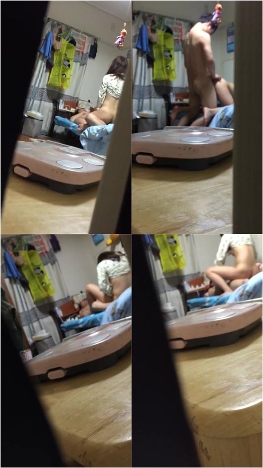 合租房偷窥对面的美女和男友做爱 太刺激了