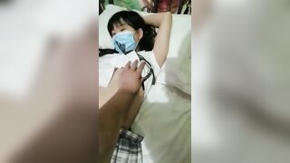 18岁小美眉，稚嫩JK，帮她健全发育，小胸胸使劲揉，用力抽爽她，叫声好诱惑！