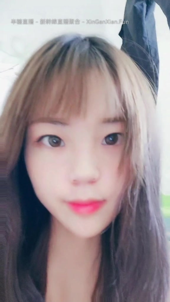 21岁清纯女孩小猫猫，下海捞金，尿尿特写，清澈的尿液，响亮的嘘嘘嘘，真是漂亮！